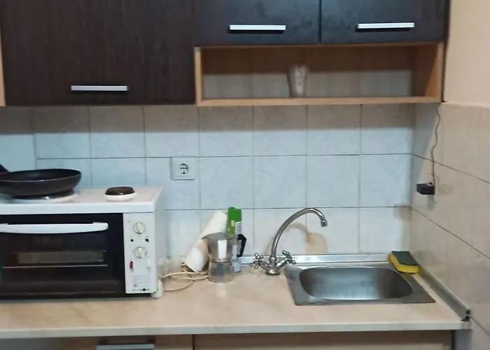 Renovated Heart Of Apartment